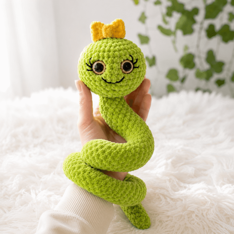 Crochet Mini Snake Princess: A Free One-Piece Amigurumi Pattern